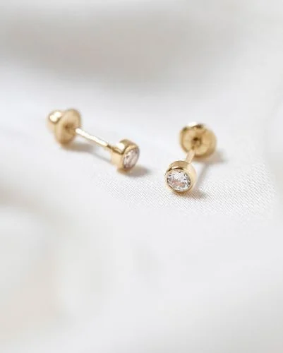Gold Diamond Stud Earrings in 18kt Yellow Gold